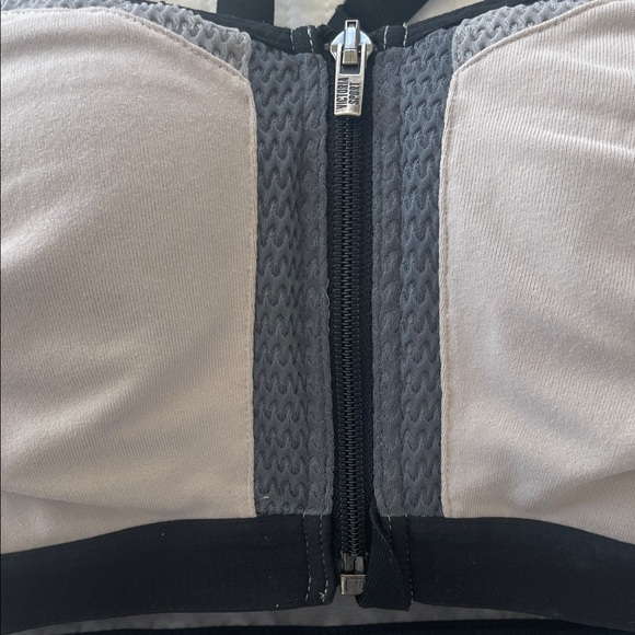 Women's Zipper Front Sports Bra - Black and Gray - Picture 3 of 8